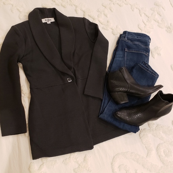 St. John Knit Blazer (SJK) - Picture 3 of 8